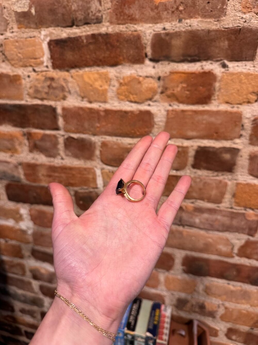 VINTAGE SAPPHIRE GEM RING - Picture 3 of 3